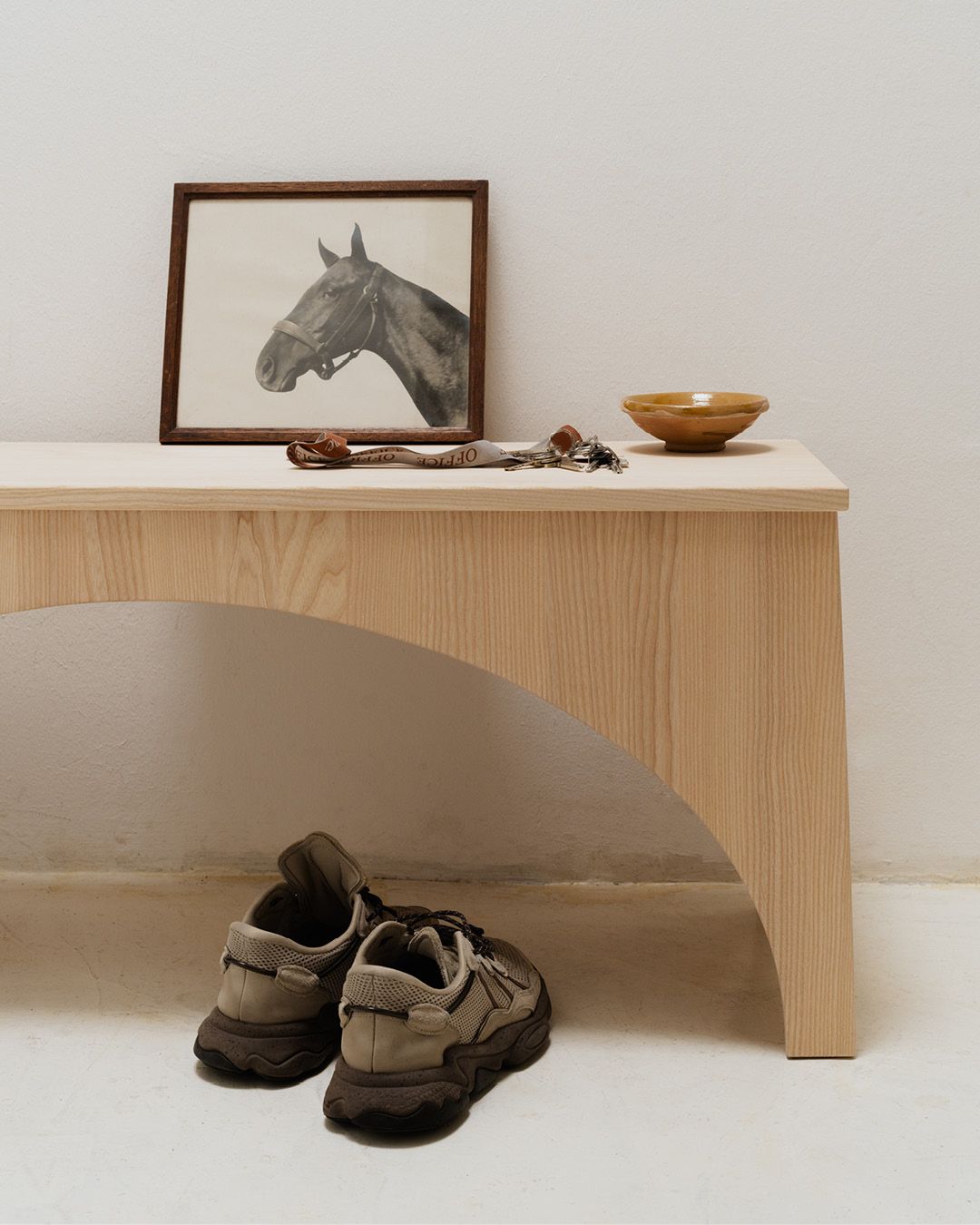 Bench 01